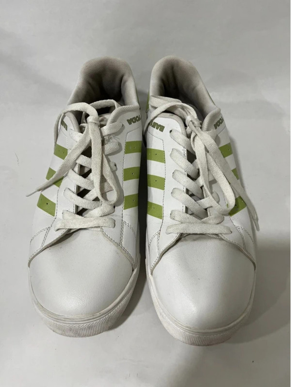 Man size 9 Star Wars baby yoda White green Sneaker shoes
